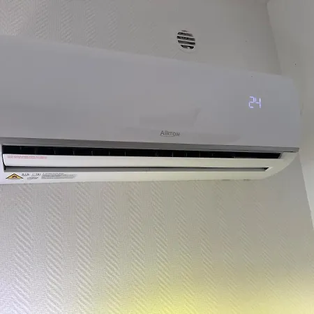 Climatise Avec Piscine, Tennis Et Parking Gratuit 아파트 아그