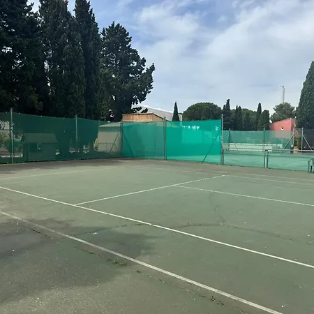Climatise Avec Piscine, Tennis Et Parking Gratuit